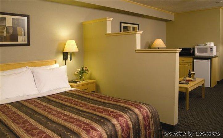 Travelodge By Wyndham Fort Mcmurray Quarto foto