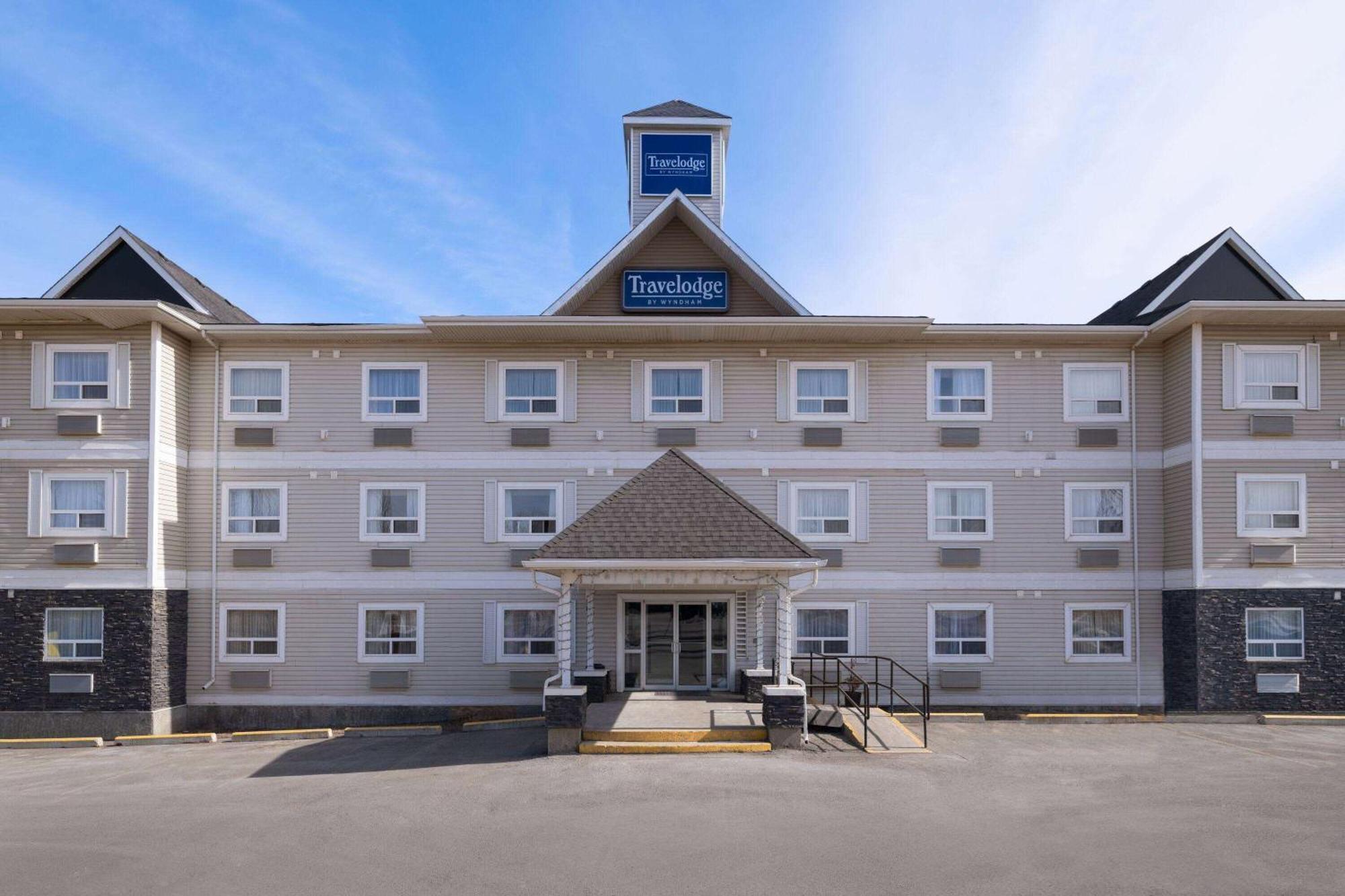 Travelodge By Wyndham Fort Mcmurray Exterior foto